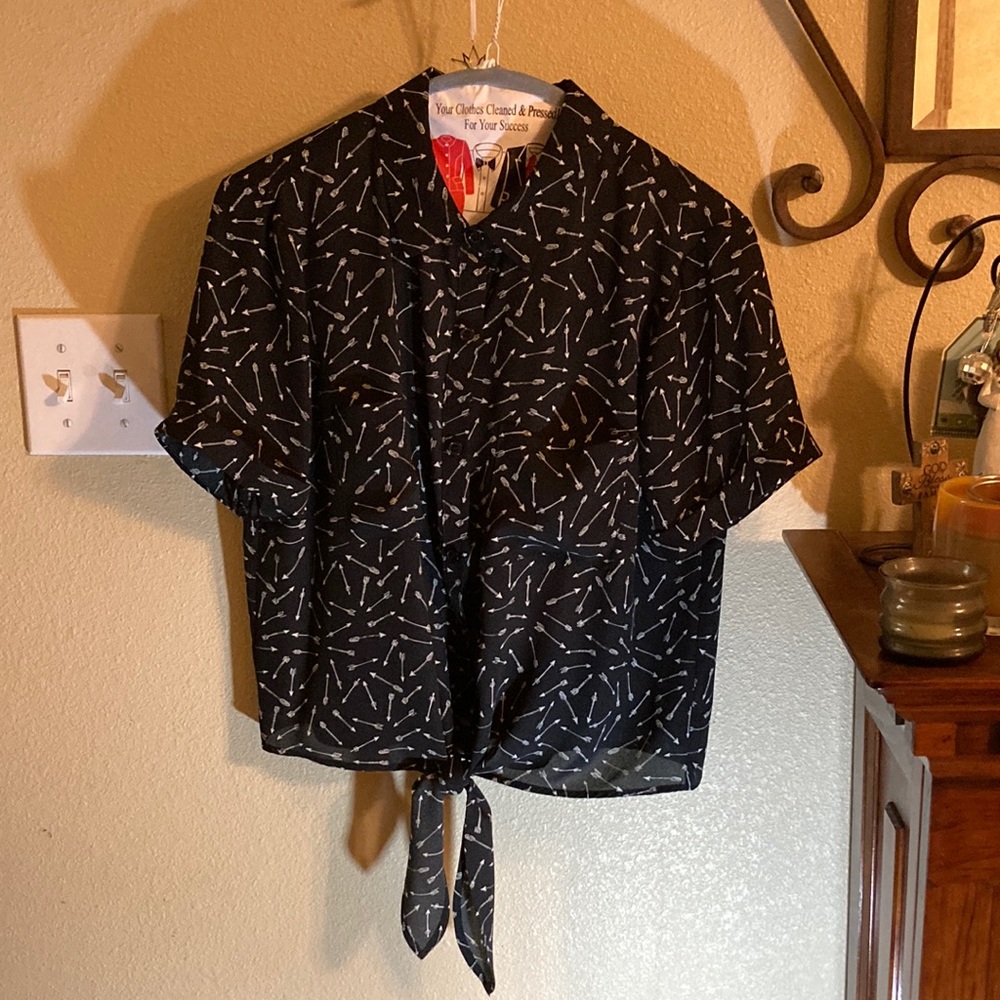 Lily White crop top with tie front, size M